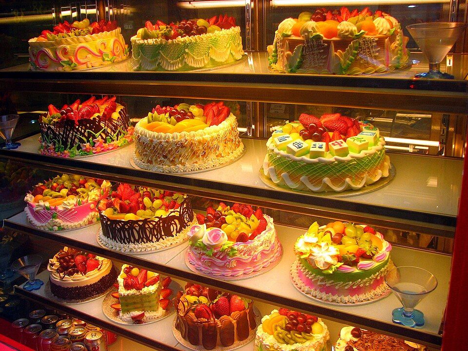 Golden Gate Cake Shop, a small self service Chinese bakery in Chinatown