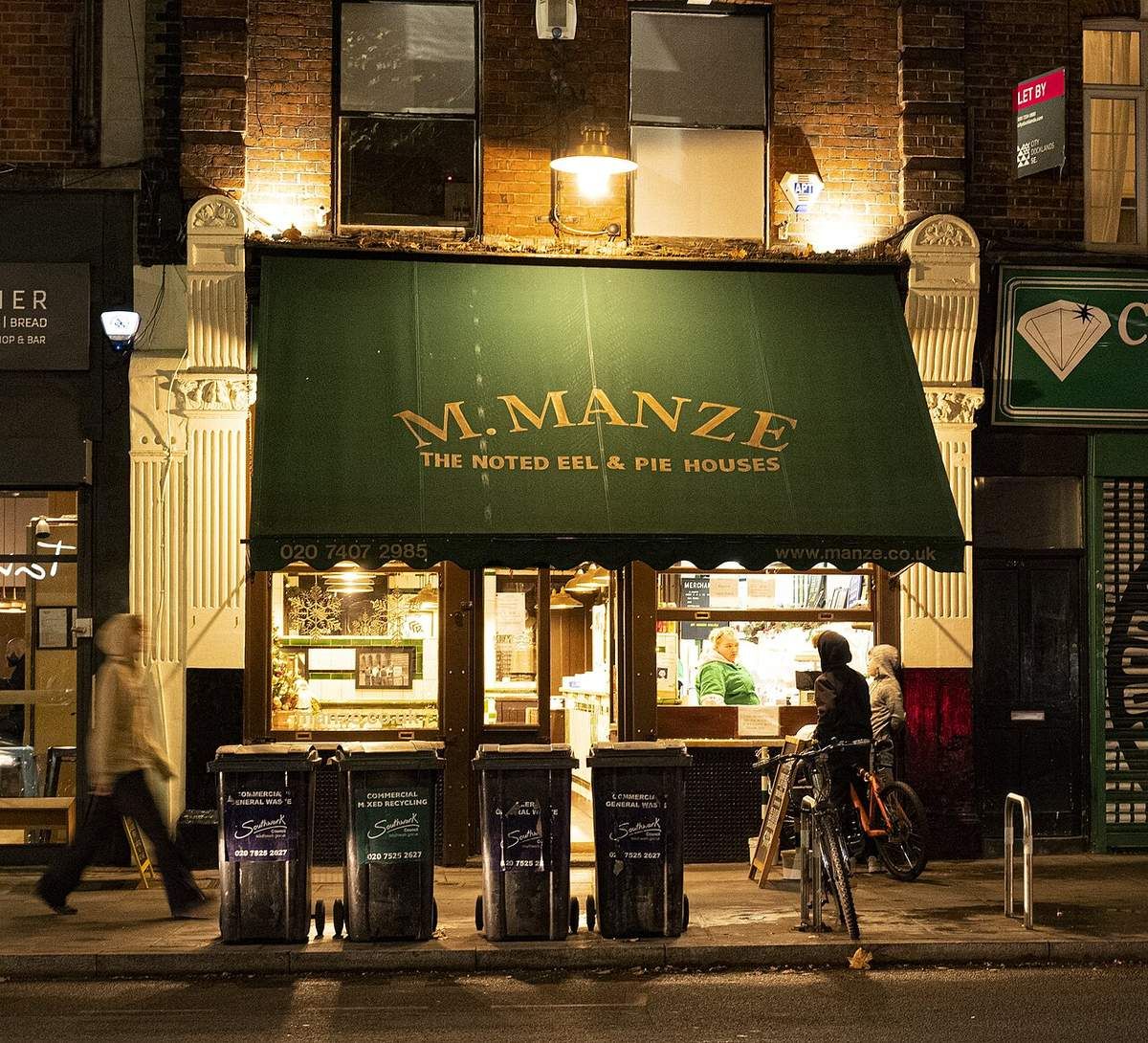 M.Manze, London's oldest surviving pie and mash shop