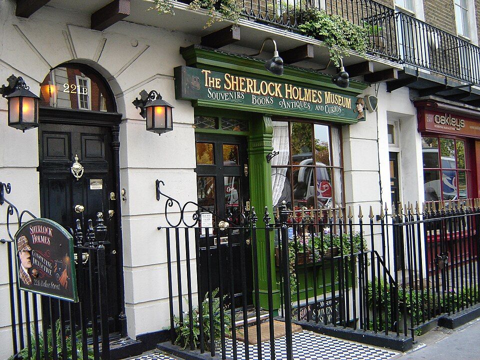 Sherlock Holmes, a Victorian-themed pub near Trafalgar Square
